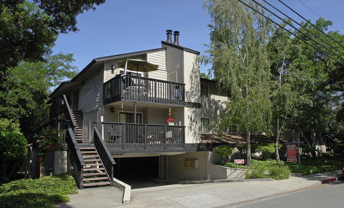 1645 Carmel Dr in Walnut Creek, CA - Building Photo