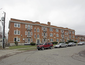 Cambridge House Apartments in Dayton, OH - Building Photo - Building Photo