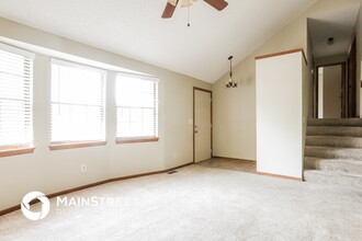 2136 NE Concord St in Lee's Summit, MO - Building Photo - Building Photo