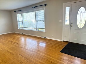 10901 62nd St in La Grange Highlands, IL - Foto de edificio - Building Photo