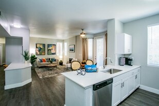 Octave Apartments in Las Vegas, NV - Building Photo