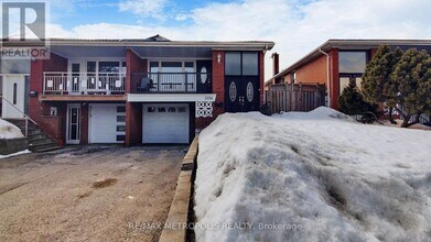 3254 Fieldgate Dr in Mississauga, ON - Building Photo - Building Photo