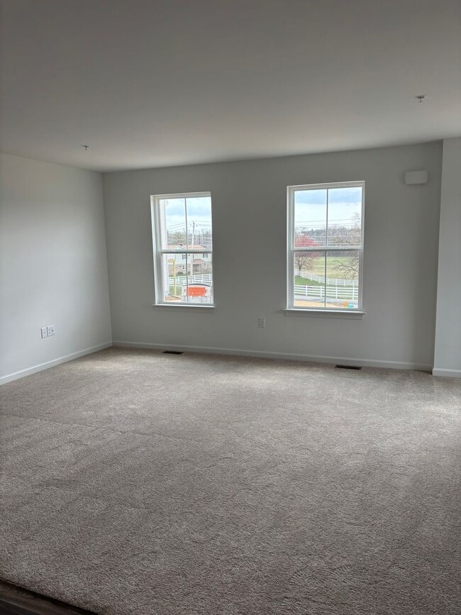 6 Meredith Way in Carlisle, PA - Foto de edificio - Building Photo