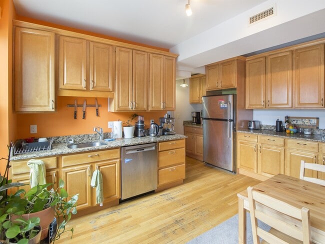 property at 21 Essex St, Unit 2