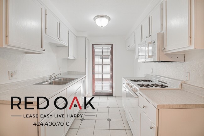 3281 Sawtelle Blvd in Los Angeles, CA - Building Photo - Building Photo