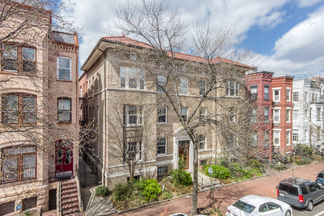 516 A St NE in Washington, DC - Building Photo