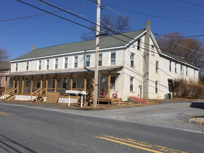 2277 Seipstown Rd in Fogelsville, PA - Building Photo