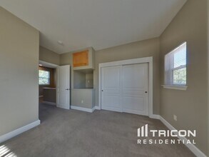 2280 South Dr in Auburn, CA - Building Photo - Building Photo