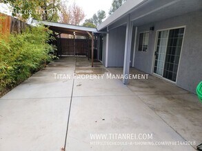 6245 Dias Ave in Sacramento, CA - Building Photo - Building Photo