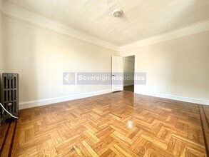 2978 E 196th St in Bronx, NY - Building Photo - Building Photo