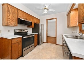 10517 Quebec Ave N in Minneapolis, MN - Building Photo - Building Photo