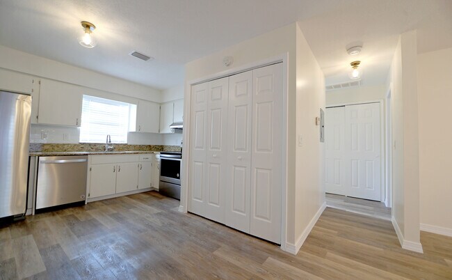 3810 W Cleveland St in Tampa, FL - Building Photo - Building Photo