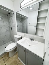 4585 Grove St in Haverhill, FL - Foto de edificio - Building Photo