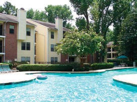 Woodford Estates Apartments