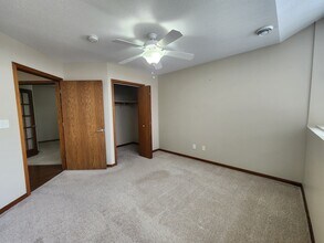 35 2nd St, Unit 22 in Proctor, MN - Building Photo - Building Photo
