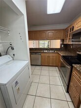 10315 NW 9th St Cir in Miami, FL - Building Photo - Building Photo