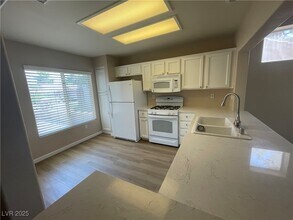 9401 Villa Ridge Dr in Las Vegas, NV - Building Photo - Building Photo