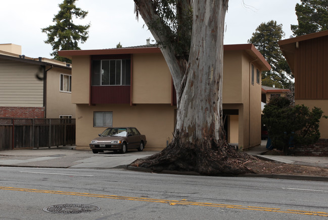 1020 El Camino Real in Burlingame, CA - Foto de edificio - Building Photo