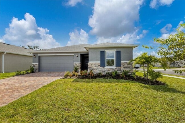 7335 34th Ct E in Sarasota, FL - Building Photo - Building Photo