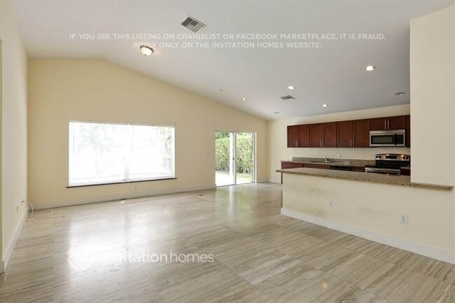 1364 NW 144th Ave in Pembroke Pines, FL - Building Photo - Building Photo
