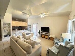 1905 Honeysuckle Dr in Tallahassee, FL - Building Photo - Building Photo