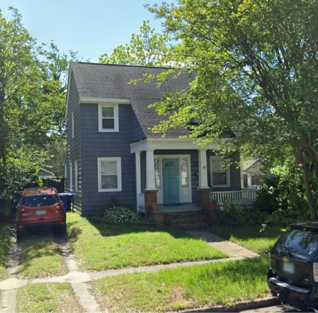 property at 52 Aylwin Rd