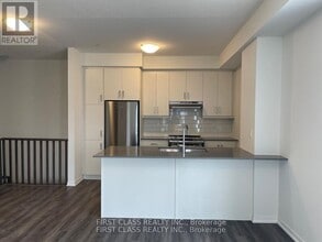 151 Honeycrisp Cres in Vaughan, ON - Building Photo - Building Photo