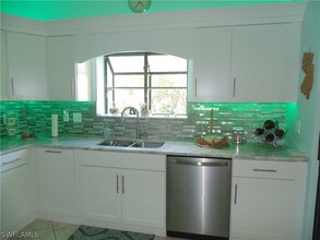 9602 Halyards Ct in Ft. Myers, FL - Foto de edificio - Building Photo