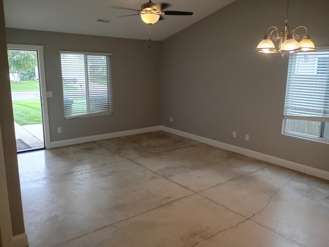 435 Meadowlark Dr in El Dorado, KS - Building Photo - Building Photo