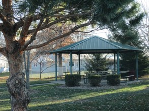 Westbrook Apartments in West Burlington, IA - Building Photo - Building Photo