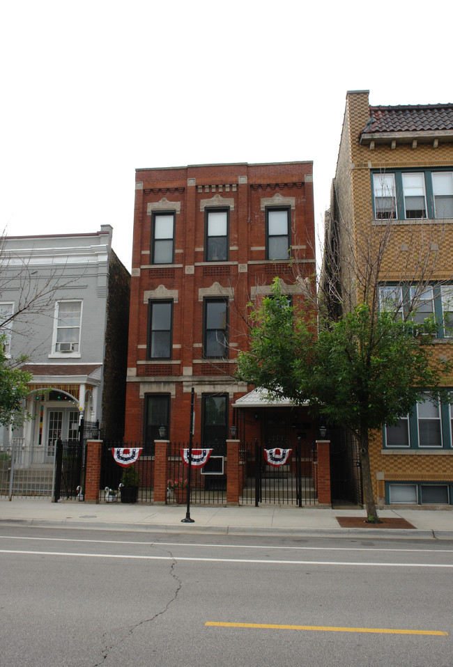 2233 W Taylor St in Chicago, IL - Building Photo - Building Photo