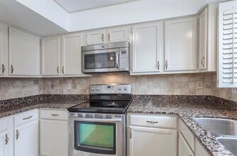 15151 Berry Trail in Dallas, TX - Building Photo - Building Photo
