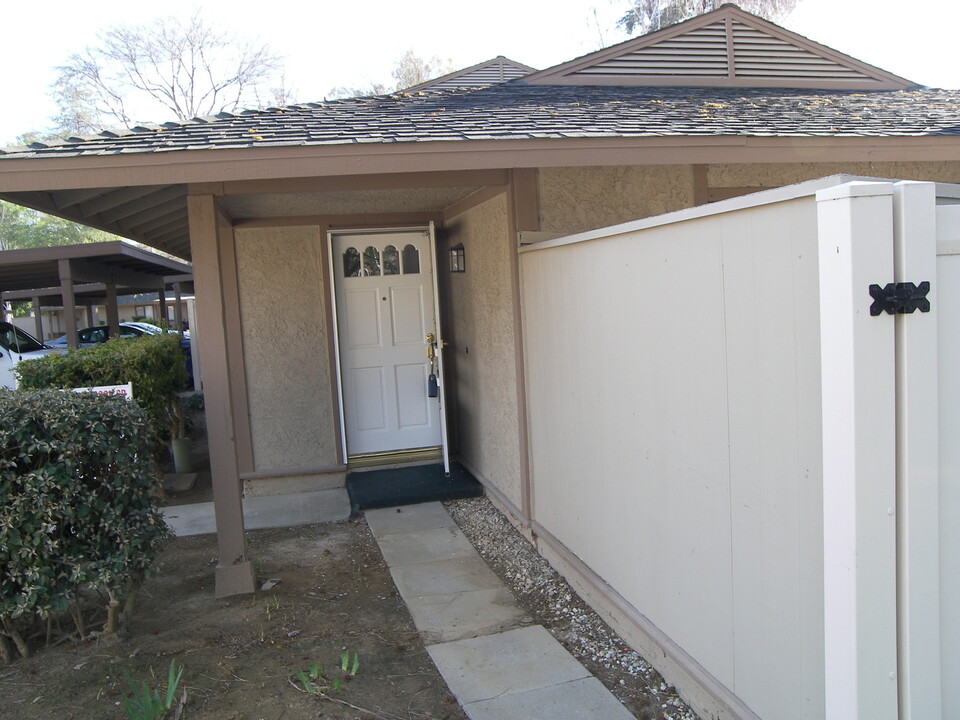 28761 Conejo View Dr in Agoura Hills, CA - Building Photo