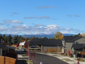 61824 SE Finn Pl in Bend, OR - Building Photo - Building Photo