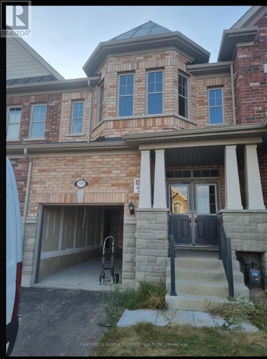 55 Finegan Cir in Brampton, ON - Building Photo