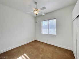 65 Sahalee Dr in Las Vegas, NV - Building Photo