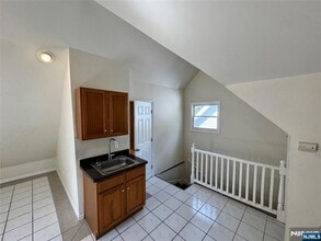 163 Linden Ave, Unit 3rd in Irvington, NJ - Building Photo - Building Photo