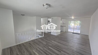 5269 Long Green Ln in Stone Mountain, GA - Foto de edificio - Building Photo