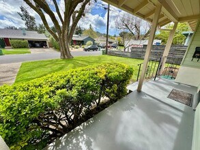 208 Mirada Ave in San Rafael, CA - Building Photo - Building Photo