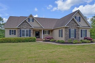 137 Crawford Lake Dr in Easley, SC - Building Photo