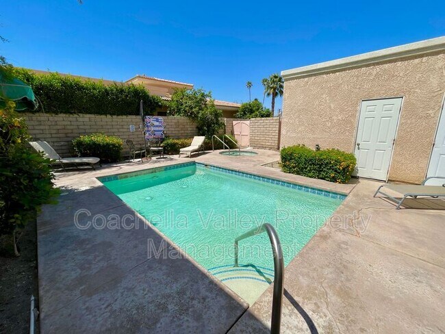 74475 Driftwood Dr in Palm Desert, CA - Building Photo - Building Photo