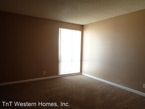 714 N Sanders St in Ridgecrest, CA - Building Photo - Building Photo