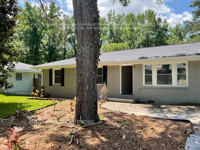 property at 1833 Rollingwood Dr SE