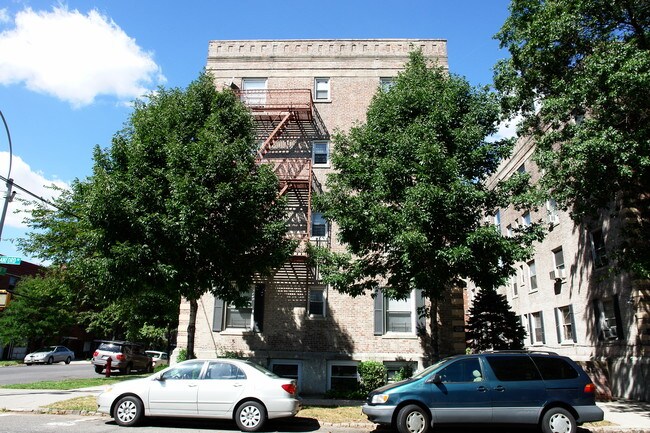 14903 Sanford Ave in Flushing, NY - Foto de edificio - Building Photo