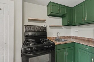 165 E Pomfret St in Carlisle, PA - Building Photo - Building Photo