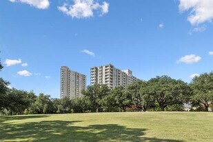 3225 Turtle Creek Blvd in Dallas, TX - Building Photo