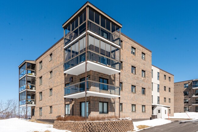 153 Du Mont-Marie St in Lévis, QC - Building Photo - Building Photo
