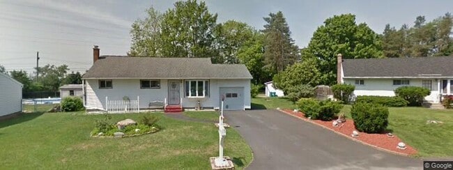 property at 33 Krug Ct