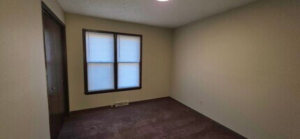 2542 S Regina Ave in Springfield, MO - Building Photo - Building Photo