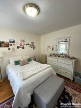 24 Claymoss Rd, Unit 1 in Boston, MA - Foto de edificio - Building Photo